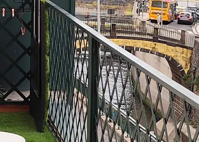 Benedict Center 公寓 *