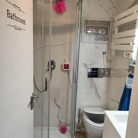 Benedict Center شقة *